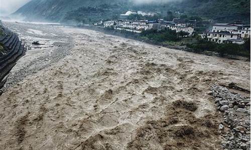 汶川地震持续高温天气_汶川512地震的异